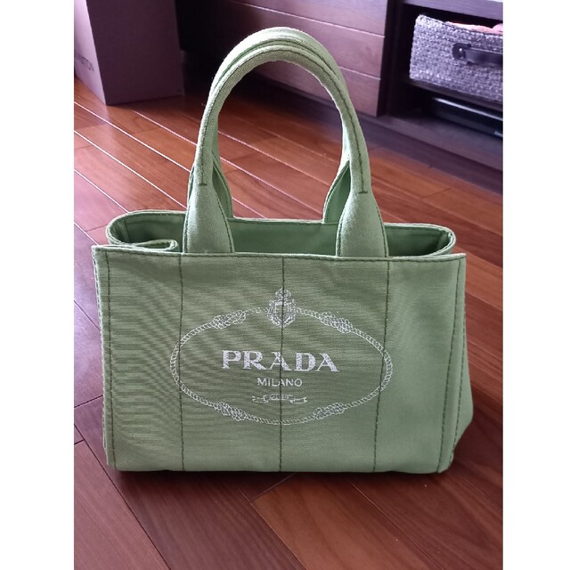 PRADA - 本日セール美品✨PRADA カナパ 希少 アップルグリーンの通販