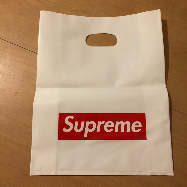 Supreme(シュプリーム)のVisor Label 6-Panel 白 supremb レディースの帽子(キャップ)の商品写真