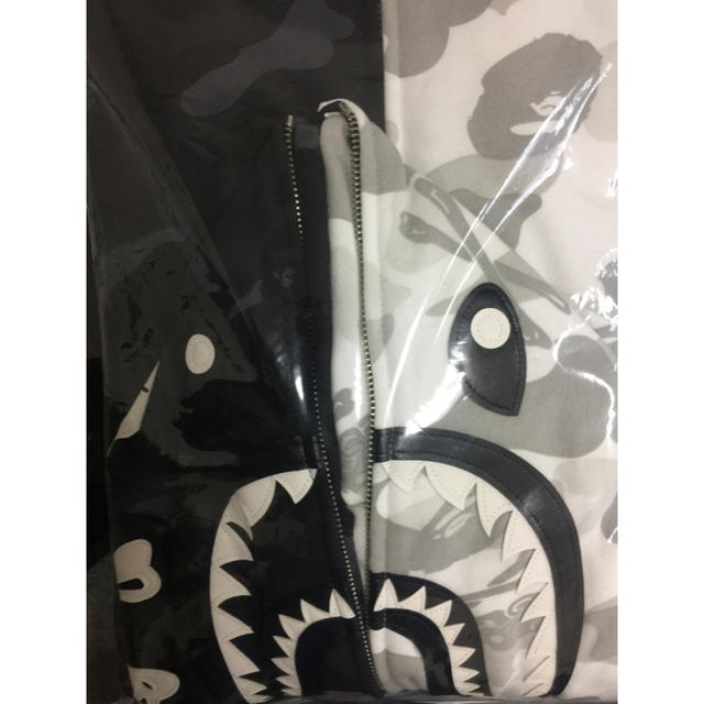 A BATHING APE(アベイシングエイプ)のBAPE NBHD CAMO SHARK FULL ZIP HODDIEパーカー メンズのトップス(パーカー)の商品写真