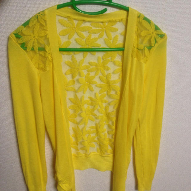 花柄レース♡yellowカーデ レディースのトップス(カーディガン)の商品写真