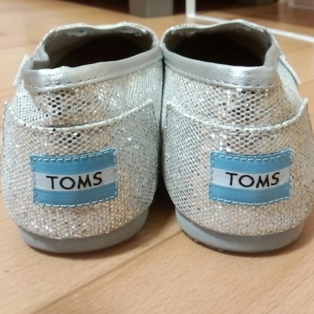 TOMS　シルバーラメ レディースの靴/シューズ(スニーカー)の商品写真