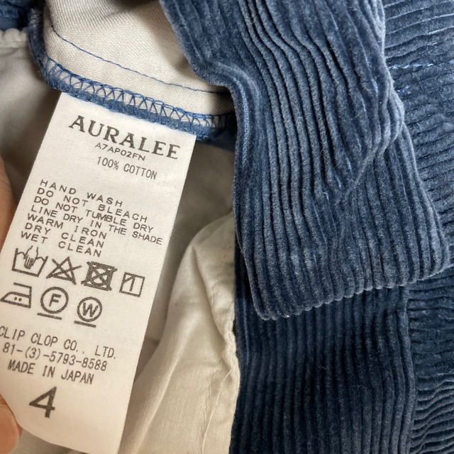 COMOLI(コモリ)のアオイ様AURALEE WASHED CORDUROY WIDE SLACKS  メンズのパンツ(スラックス)の商品写真