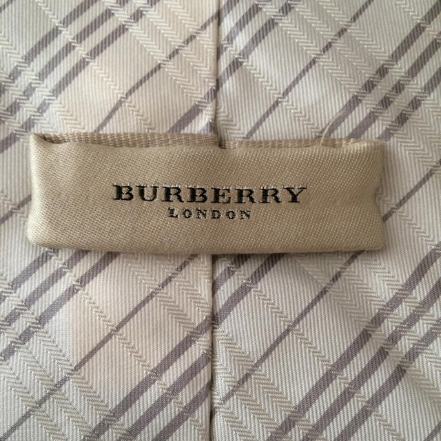 BURBERRY(バーバリー)の値下げ Burberryのネクタイ【中古】 メンズのファッション小物(ネクタイ)の商品写真