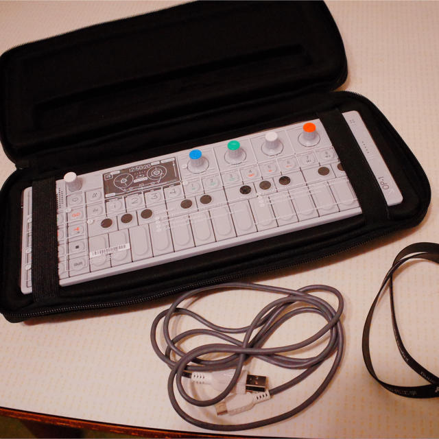 美品 Teenage Engineering OP-1