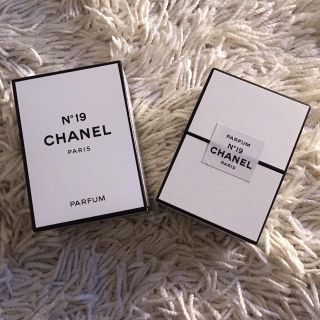 シャネル(CHANEL)のCHANEL N°19 parfum 14ml(香水(女性用))