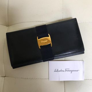 サルヴァトーレフェラガモ(Salvatore Ferragamo)の美品 サルヴァトーレ  フェラガモ ヴァラ 長財布 小銭入れ 財布 レザー(財布)