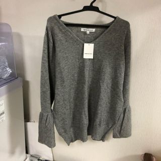 ザラ(ZARA)の新品 グレー袖コンシャス ベルスリーブニット(ニット/セーター)