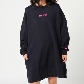 ミルクフェド(MILKFED.)のSTENCIL BIG SWEAT DRESS(ひざ丈ワンピース)