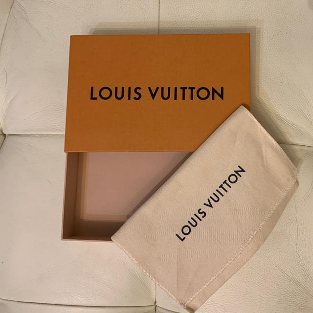 LOUIS VUITTON(ルイヴィトン)のLOUIS VUITTONの包装セット レディースのバッグ(ショップ袋)の商品写真