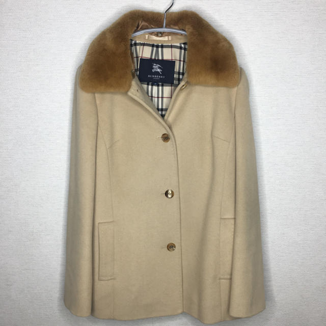 BURBERRY(バーバリー)のBURBERRY ノバチェック高級ファー ピーコート レディースのジャケット/アウター(ピーコート)の商品写真