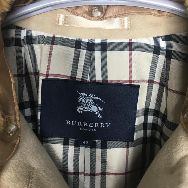 BURBERRY(バーバリー)のBURBERRY ノバチェック高級ファー ピーコート レディースのジャケット/アウター(ピーコート)の商品写真