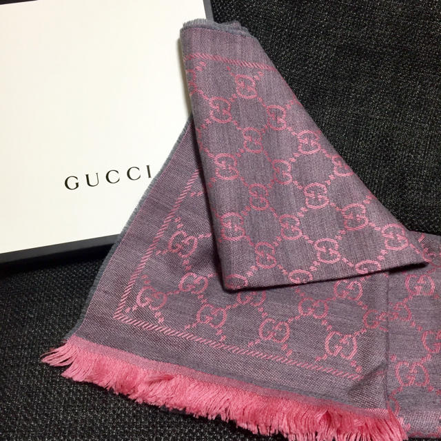 Gucci - GUCCI 大判ストール ピンクの通販 by まかろん ｜グッチならラクマ