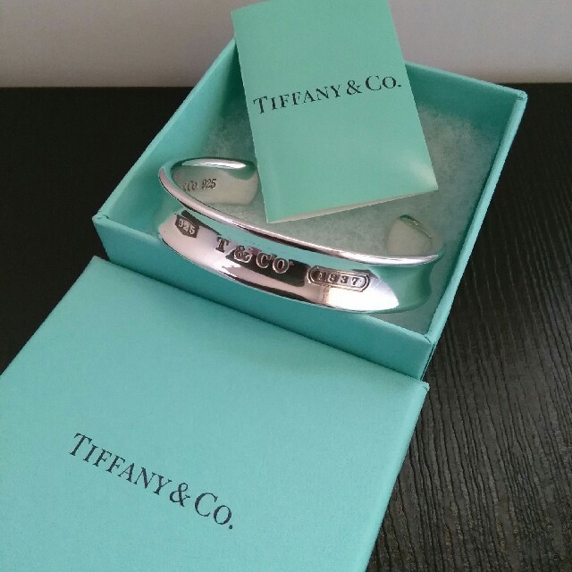 Tiffany & Co.(ティファニー)のTiffany バングル  《正規品》   美品    レディースのアクセサリー(ブレスレット/バングル)の商品写真