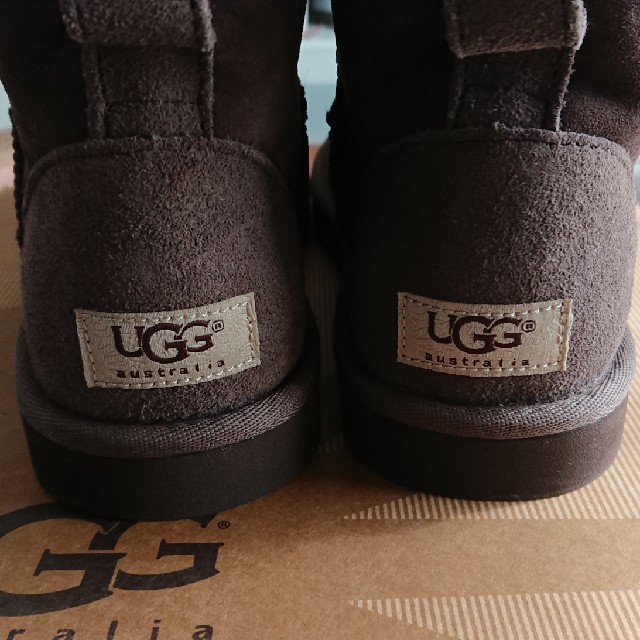 UGG(アグ)の★snow★様専用 UGG   チョコレート US8 EU39 25cm レディースの靴/シューズ(ブーツ)の商品写真