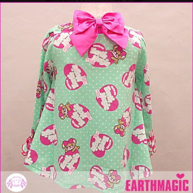 EARTHMAGIC(アースマジック)の新品タグ付き90 キッズ/ベビー/マタニティのキッズ服女の子用(90cm~)(Tシャツ/カットソー)の商品写真