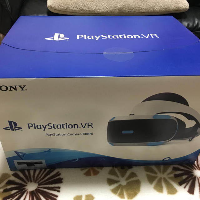 PlayStation VR(プレイステーションヴィーアール)の[新品未開封] PlayStation VR カメラ同梱版 エンタメ/ホビーのゲームソフト/ゲーム機本体(家庭用ゲーム機本体)の商品写真