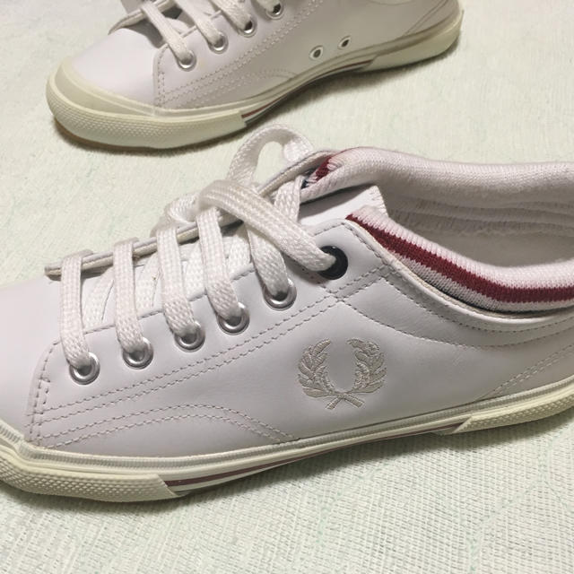 FRED PERRY(フレッドペリー)のFRED PERRY スニーカー（レディース ）24cm レディースの靴/シューズ(スニーカー)の商品写真