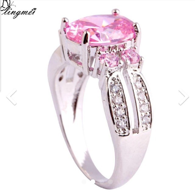 オーバルカット☆姫リング♡スワロフスキー ピンクカラーリング 指輪 レディースのアクセサリー(リング(指輪))の商品写真