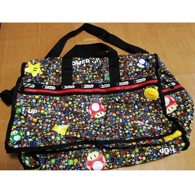 LeSportsac(レスポートサック)のレスポートサック×スーパーマリオ　ラージウィークエンダー　ボストンバッグ　 レディースのバッグ(ボストンバッグ)の商品写真