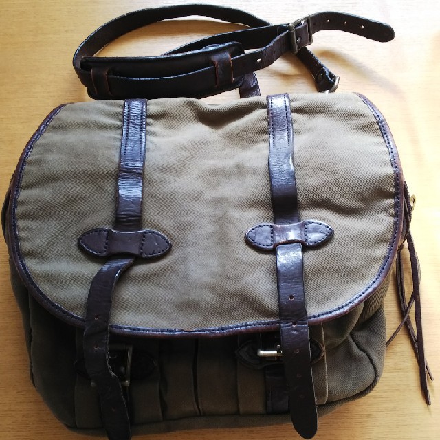 FILSON ショルダーバッグ