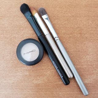 マック(MAC)のアイシャドー&ブラシセット(アイシャドウ)