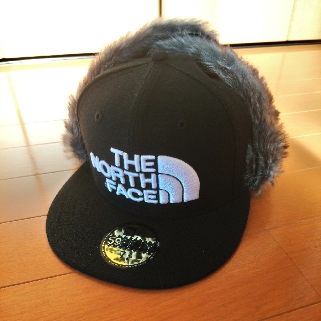 最終値下げ！TNF NEWERA TRAPPER CAP タグ付き、新品！