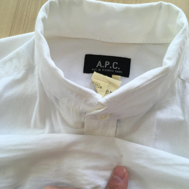 A.P.C(アーペーセー)の●A.P.C.●白シャツ②●ルーマニア製● メンズのトップス(シャツ)の商品写真