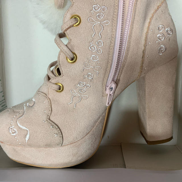 LIZ LISA(リズリサ)の値下げ!!リズリサ リボン刺繍ショートブーツ レディースの靴/シューズ(ブーツ)の商品写真