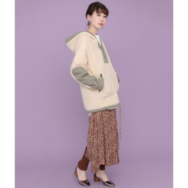 つやあり KBF ボアBIGフーディー????IVORY♪新品タグ付☆UR - 通販 - motelparati.com.br