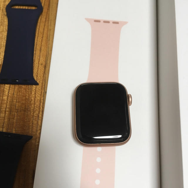 Apple Watch(アップルウォッチ)のApplecare＋付き Apple watch series4 40mm スマホ/家電/カメラのスマートフォン/携帯電話(スマートフォン本体)の商品写真