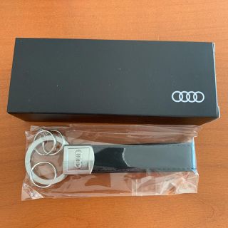 アウディ(AUDI)の【週末値下げ】非売品 アウディ キーホルダー(車内アクセサリ)