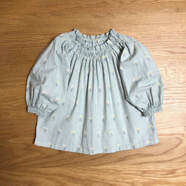 【週末Sale!!! ハンドメイド】ギャザースモック サイズ90 キッズ/ベビー/マタニティのキッズ服女の子用(90cm~)(ブラウス)の商品写真