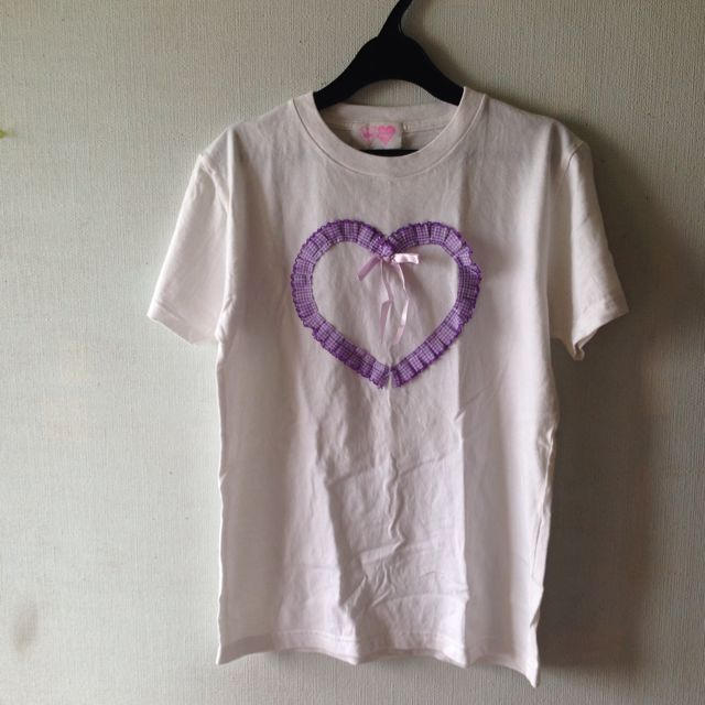 NILE PERCH(ナイルパーチ)のナイルパーチ♡フリルハート♡Tシャツ レディースのトップス(Tシャツ(半袖/袖なし))の商品写真
