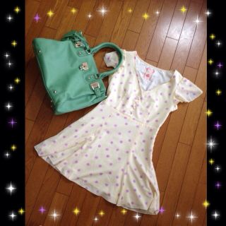 アイズビット(ISBIT)のISBIT花柄ワンピース(ミニワンピース)