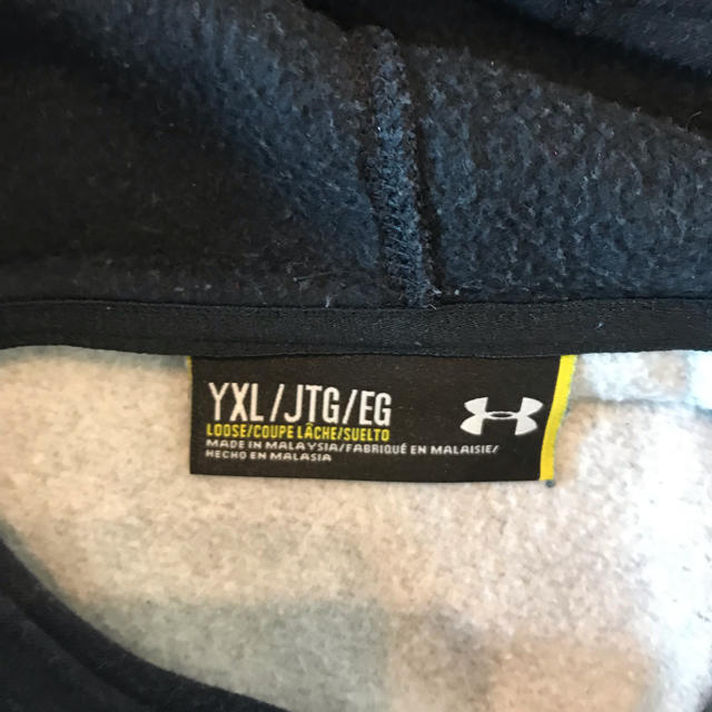 UNDER ARMOUR(アンダーアーマー)のアンダーアーマー パーカー YXL 150〜160サイズ相当 キッズ/ベビー/マタニティのキッズ服男の子用(90cm~)(ジャケット/上着)の商品写真