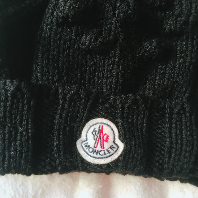 MONCLER(モンクレール)の正規品モンクレールニット帽ユニセックス メンズの帽子(ニット帽/ビーニー)の商品写真