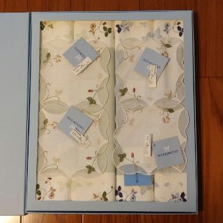 ウェッジウッド(WEDGWOOD)のa&k29様専用【箱無新品】ウェッジウッド テーブルマット&コースター(各４枚)(テーブル用品)