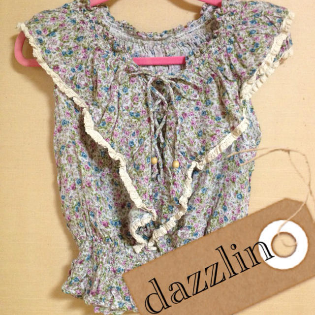 dazzlin(ダズリン)のdazzlin＊花柄トップス＊美品 レディースのトップス(Tシャツ(半袖/袖なし))の商品写真