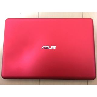 エイスース(ASUS)のASUS Eeebook X205TA レッド 64GBモデル(ノートPC)