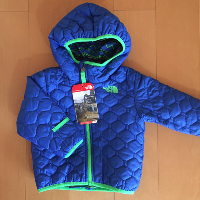 THE NORTH FACE(ザノースフェイス)のノースフェイス☆男の子リバーシブルジャンパー キッズ/ベビー/マタニティのキッズ服男の子用(90cm~)(ジャケット/上着)の商品写真