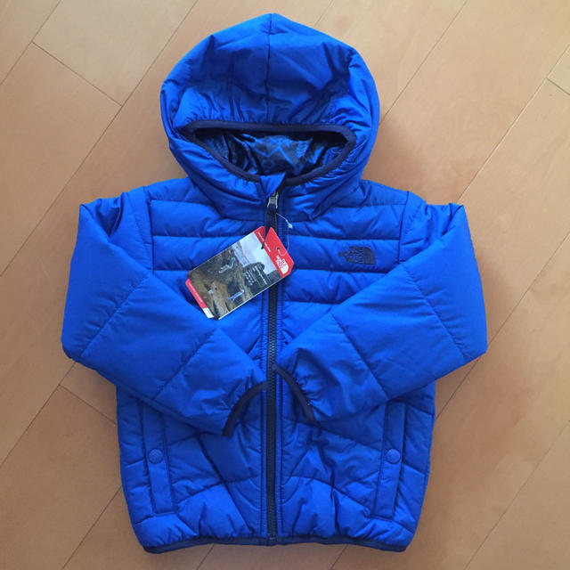 THE NORTH FACE(ザノースフェイス)のノースフェイス☆新品リバーシブルアウター100 キッズ/ベビー/マタニティのキッズ服男の子用(90cm~)(ジャケット/上着)の商品写真