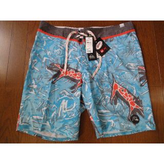 クイックシルバー(QUIKSILVER)のクイックシルバー メンズ　新品未使用水着　３２×１９(水着)