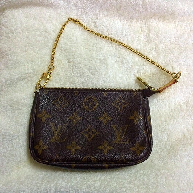 LOUIS VUITTON(ルイヴィトン)のルイヴィトン♡アクセサリーポーチ レディースのファッション小物(ポーチ)の商品写真