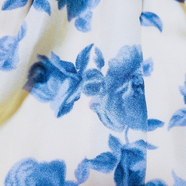 EMSEXCITE(エムズエキサイト)の花柄スカート レディースのスカート(ミニスカート)の商品写真