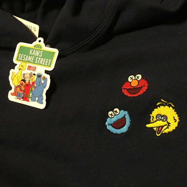 SESAME STREET(セサミストリート)のUNIQLOカウズ×セサミストリートスウェットパーカーL レディースのトップス(パーカー)の商品写真