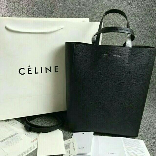 celine - セリーヌスモールサイズ黒カバ ハンドバッグの通販 by リアル's shop｜セリーヌならラクマ