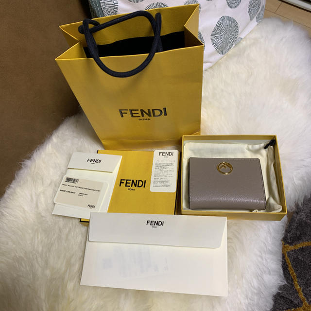 FENDI(フェンディ)のフェンディ  FENDI コンパクト財布 レディースのファッション小物(財布)の商品写真