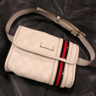 グッチ(Gucci)のGUCCIウエストバッグポーチマークグッチGGモノグラム白メンズレディース兼用(ウエストポーチ)