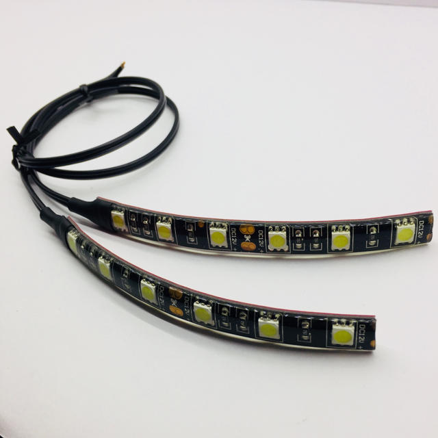 ホワイト 黒ベース 高輝度 3chip LED 6連 間接照明 10cm2本 自動車/バイクの自動車(車内アクセサリ)の商品写真