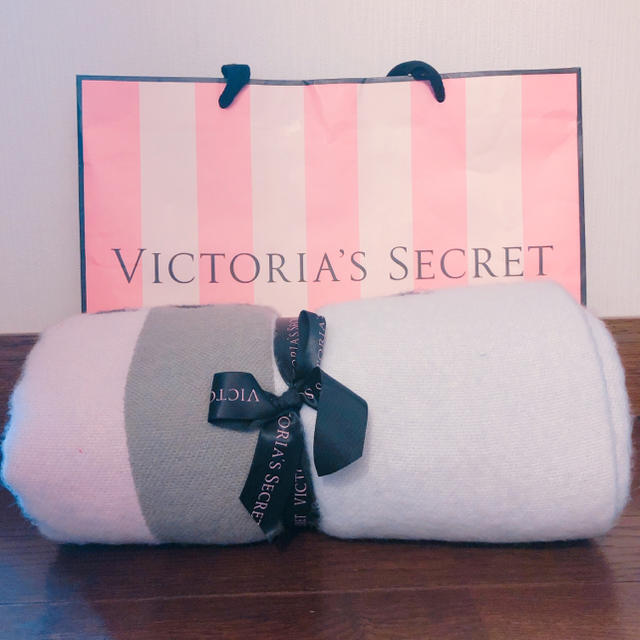 Victoria's Secret(ヴィクトリアズシークレット)のVictrias Secret ビクシー ブランケット インテリア/住まい/日用品の寝具(毛布)の商品写真